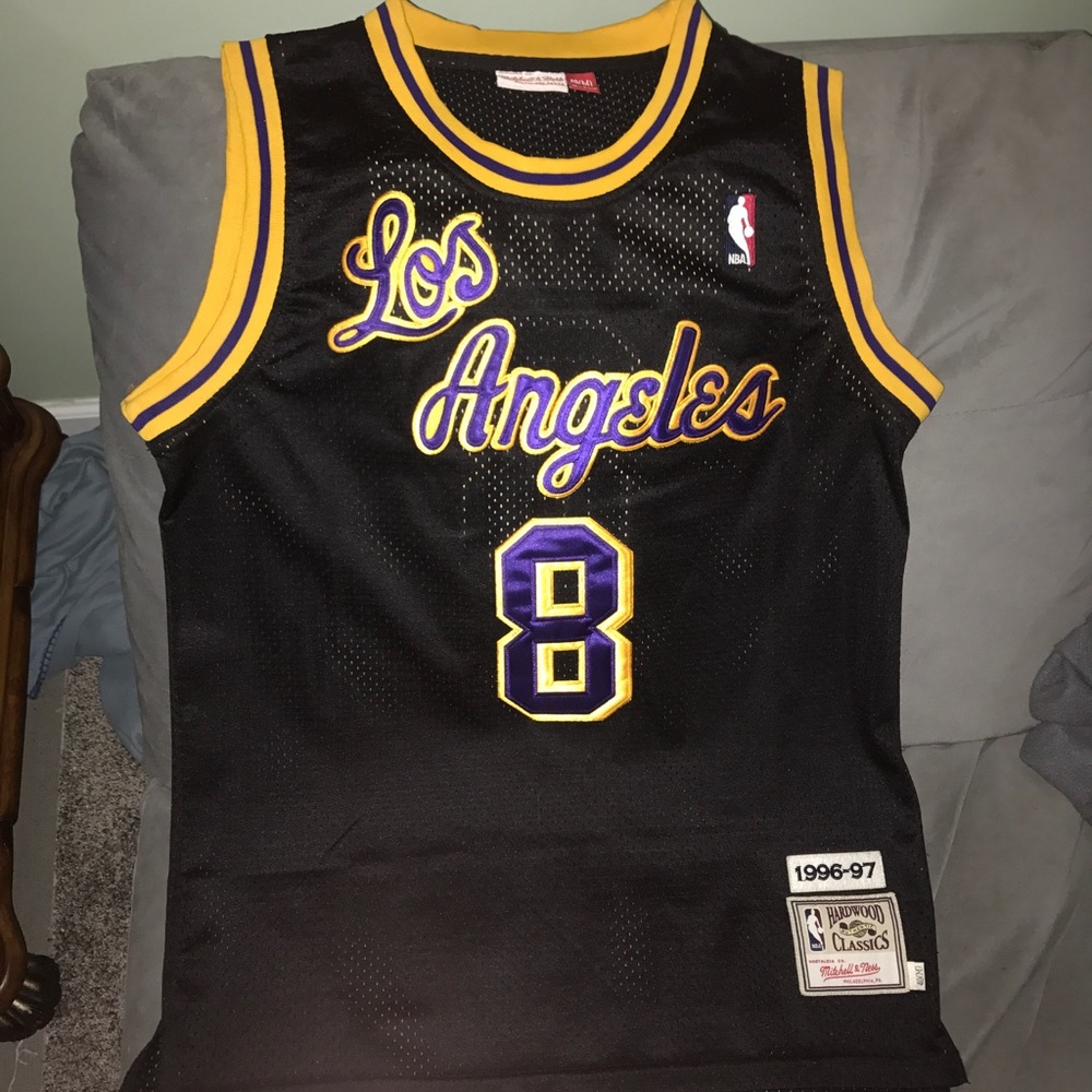 Kobe throwback 8 like new